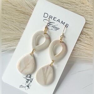 Cream Marble Teardrop Dangle Earrings